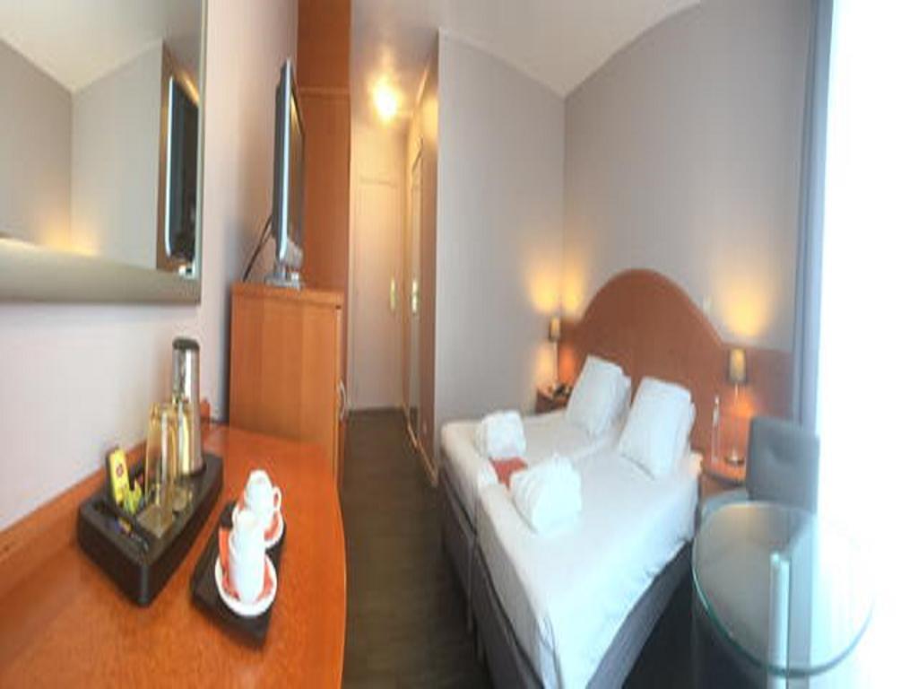 Acces Hotel ออสเทนด์ ภายนอก รูปภาพ