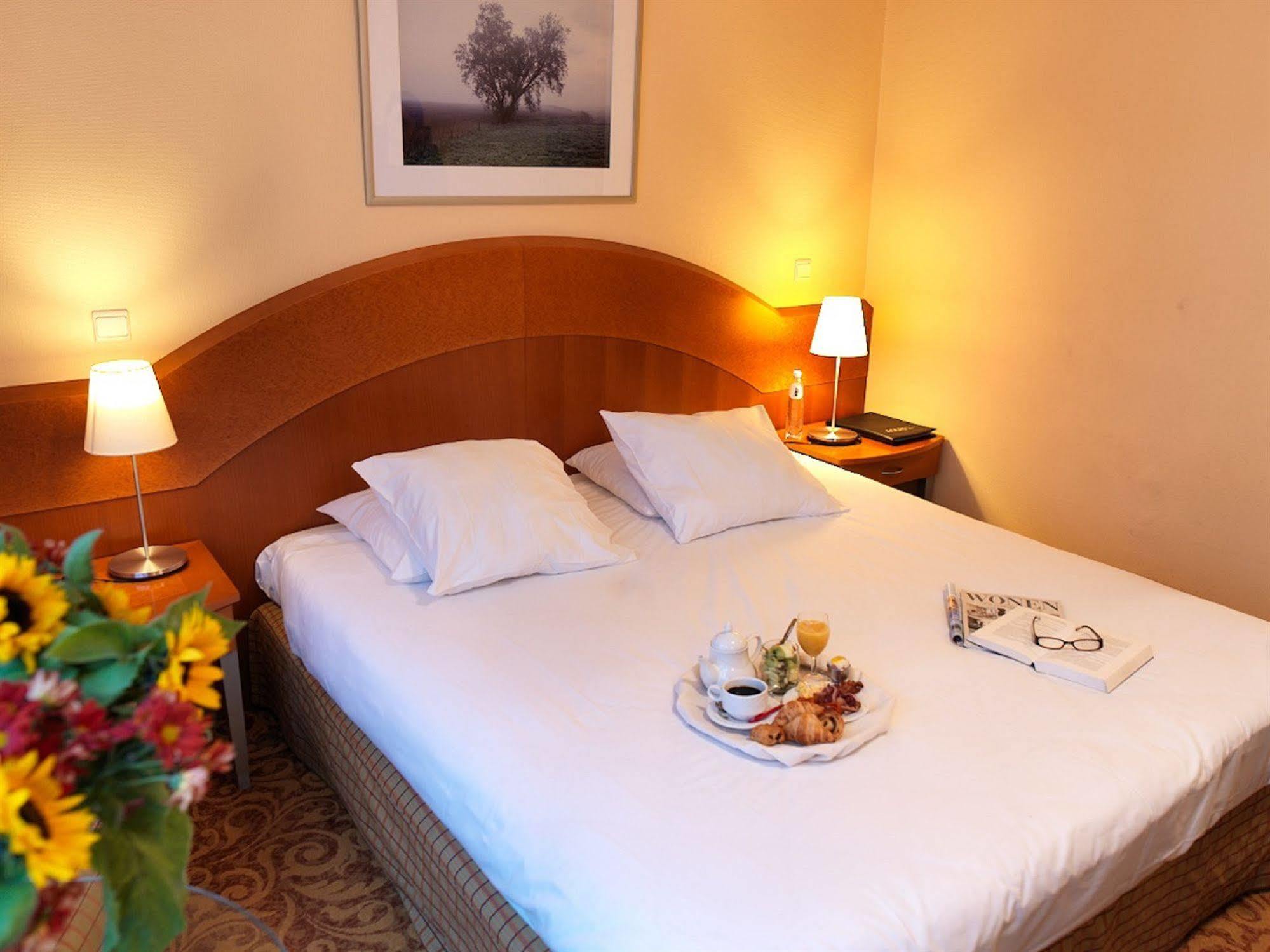Acces Hotel ออสเทนด์ ภายนอก รูปภาพ